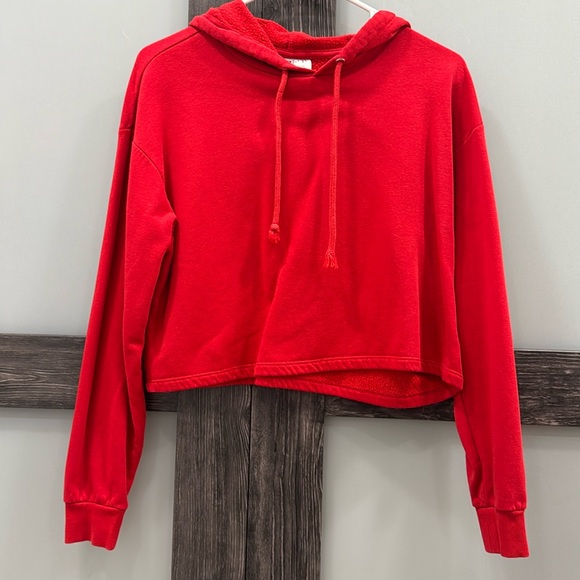 Crop red hoodie - Picture 1 of 3